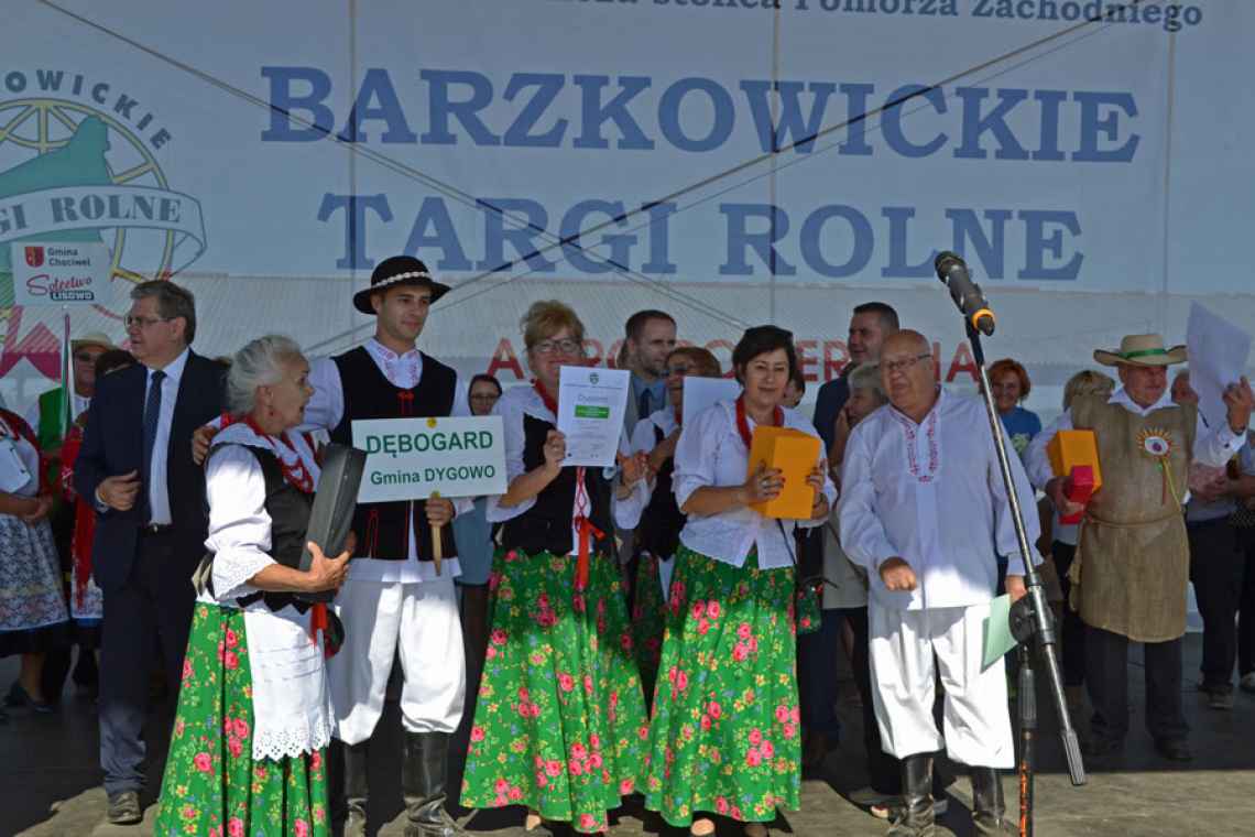 Wieniec dożynkowy z Dębogardu najładniejszy w Barzkowicach