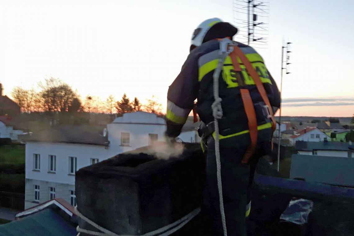 Dygowo: Pożar sadzy w kominie