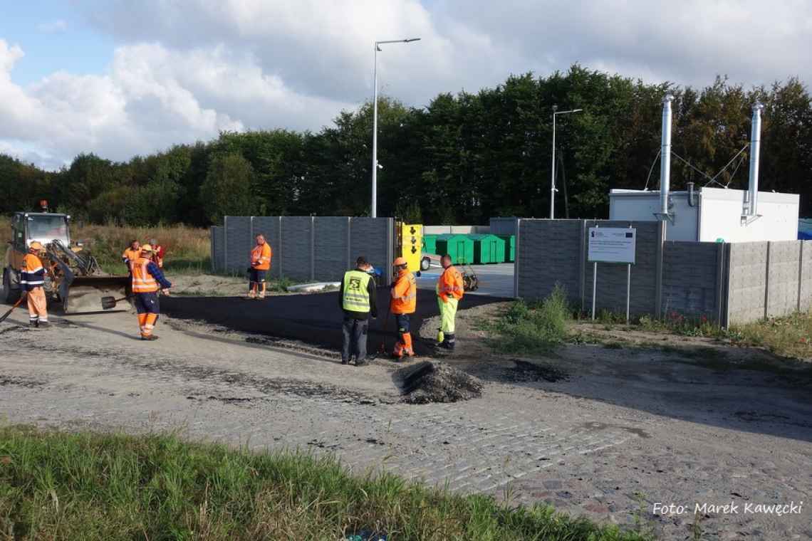 Wykonawca S-6 naprawił drogę powiatową i uporządkował rampę w Dygowie