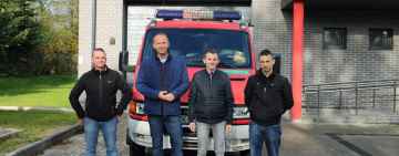 Strażacy z OSP w Stojkowie otrzymali samochód pożarniczy