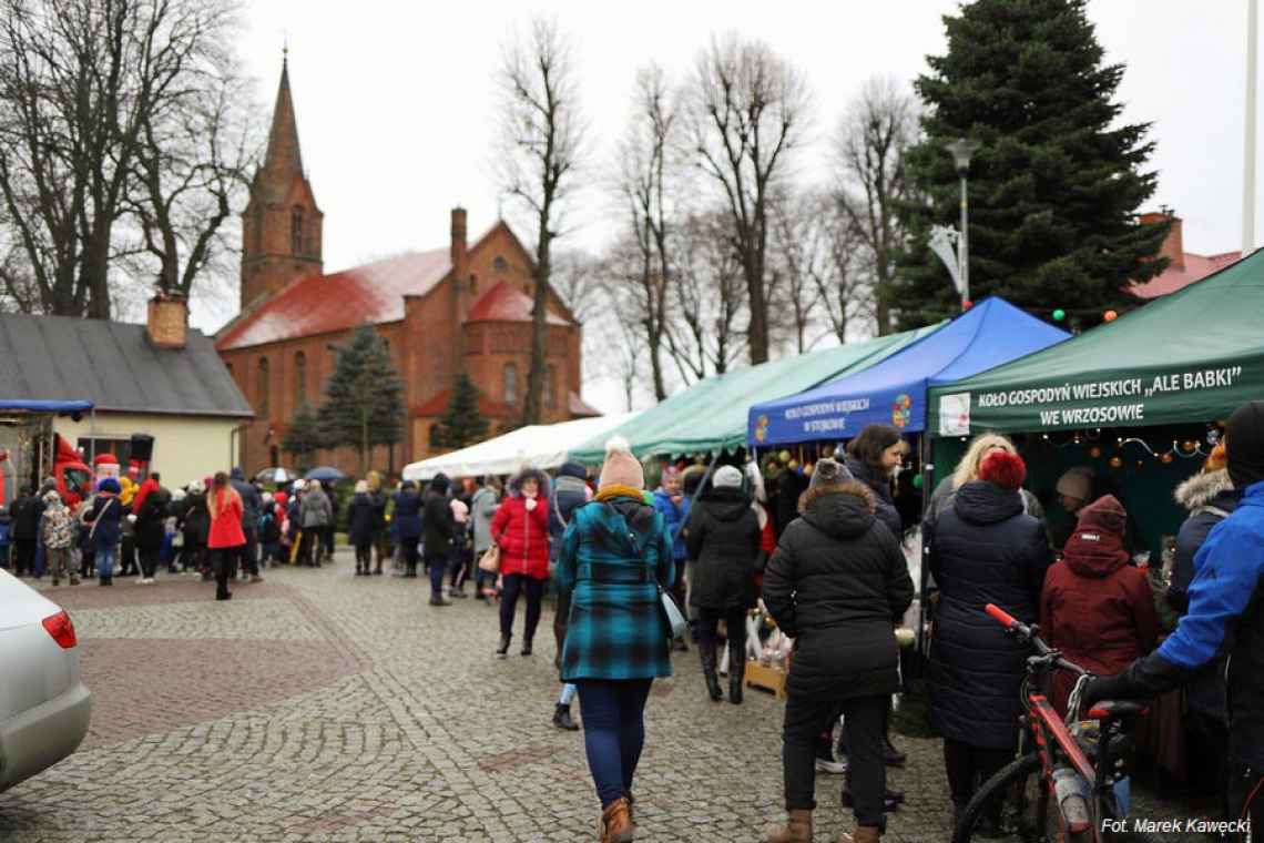 Kiermasz świąteczny i Mikołajki w Dygowie (wideo i foto)