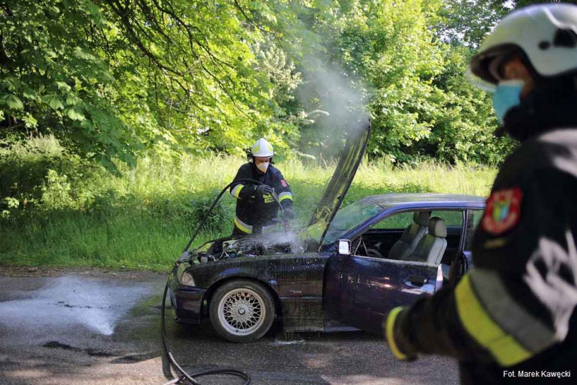 „Drift” BMW zakończony interwencją straży pożarnej i policji