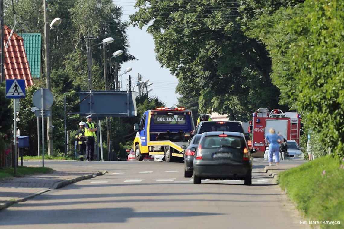 Zapatrzył się na nawigację i uderzył w prawidłowo jadący pojazd