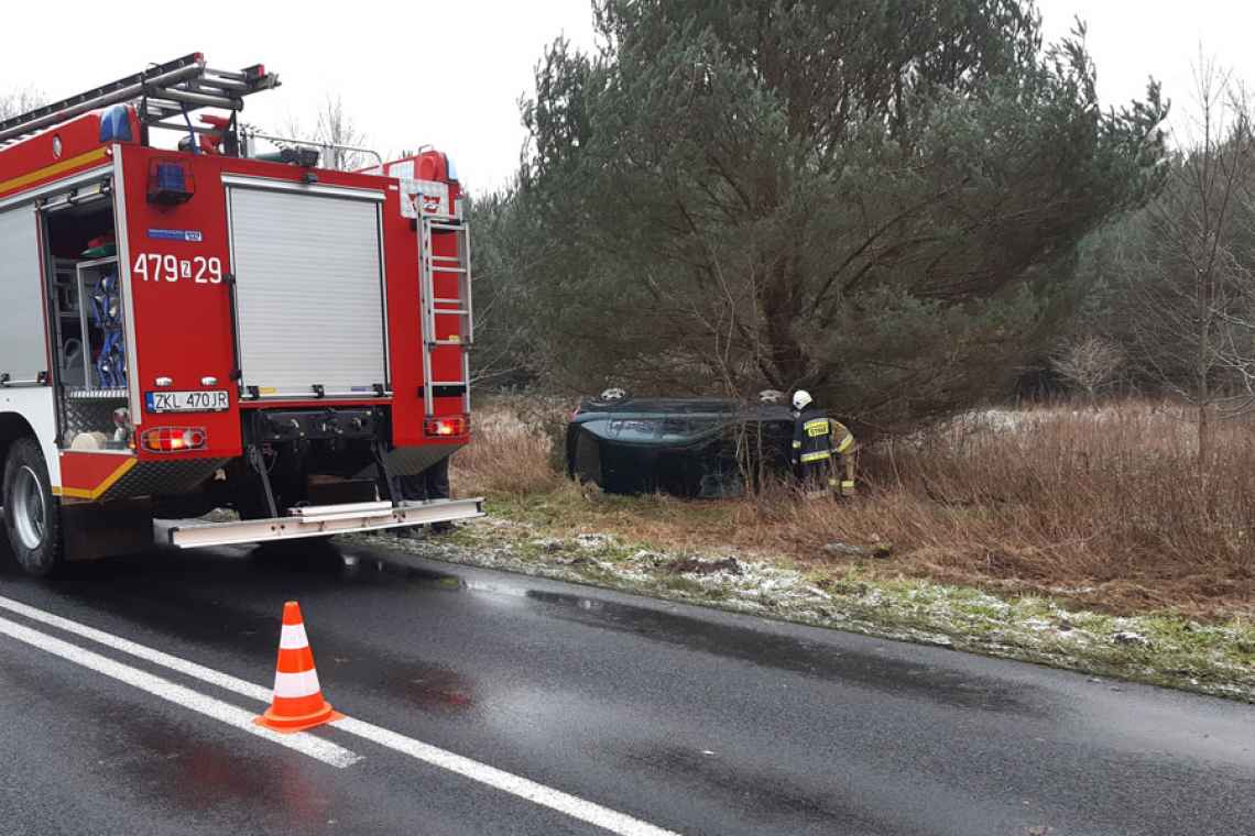 Wypadek na drodze wojewódzkiej w Łykowie