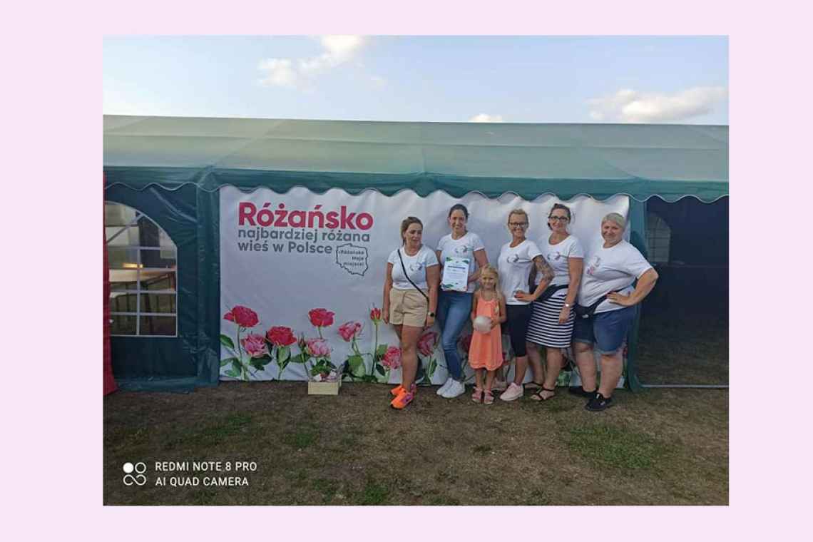 „Ale Babki” w najbardziej różanej wsi w Polsce