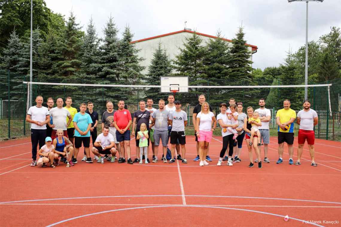 Turniej piłki siatkowej we Wrzosowie