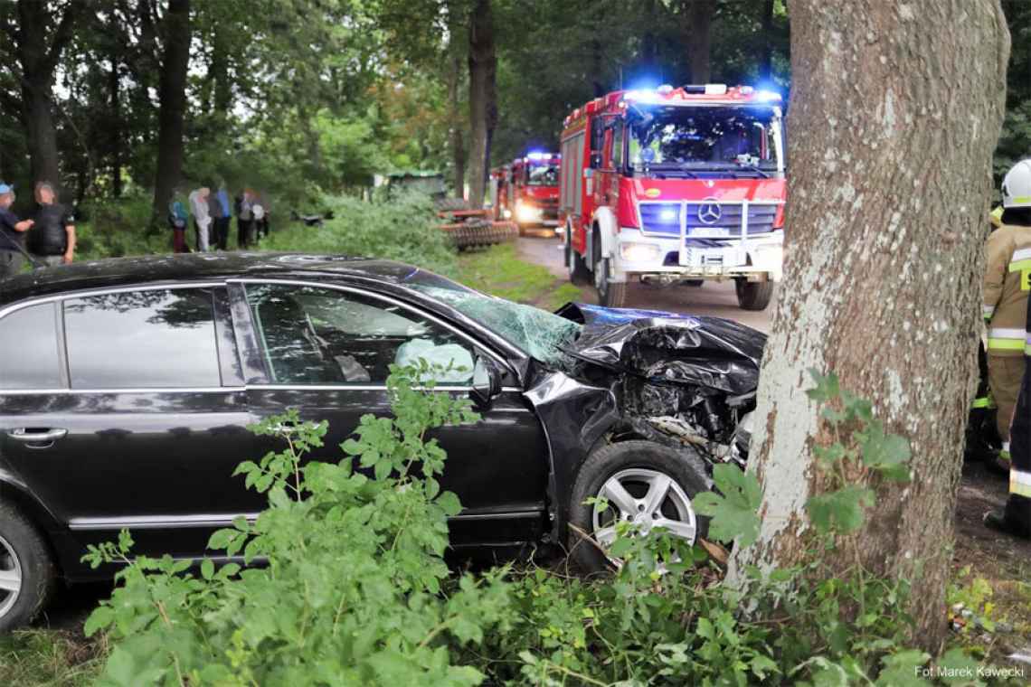 Zderzenie osobówki z ciągnikiem rolniczym