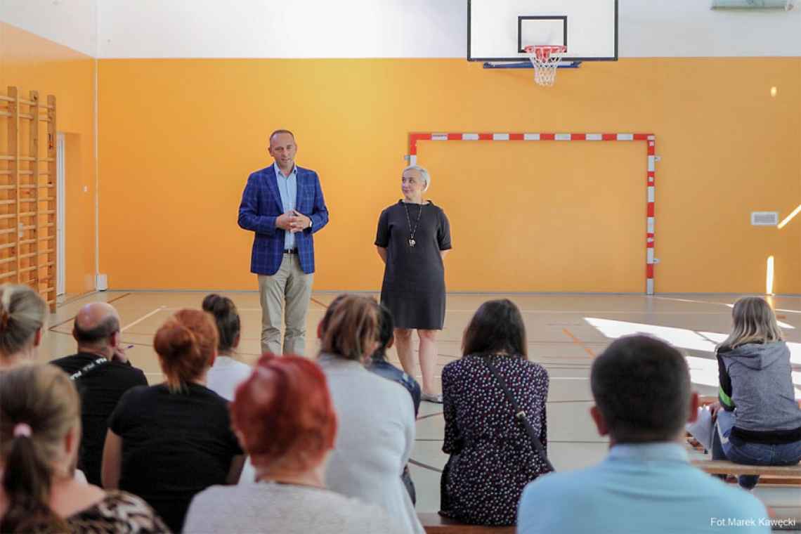 Wójt przedstawił rodzicom nową dyrektor szkoły we Wrzosowie