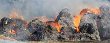 Pożar balotów słomy w Gąskowie