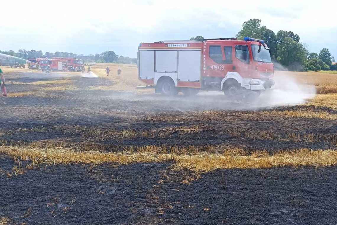 Pożar zboża na pniu w Jazach
