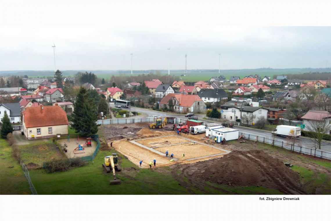 Budowa remizy OSP w Dygowie. Chudziak wylany (foto)