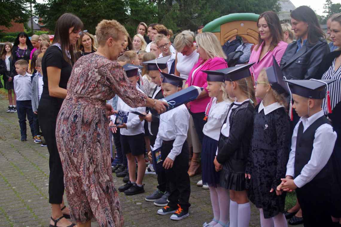 Ślubowanie pierwszoklasistów w Czerninie