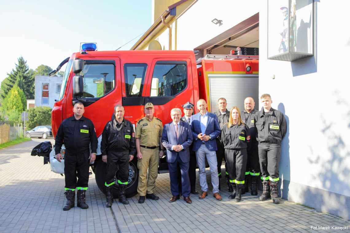 Jednostka OSP Dygowo otrzymała średni wóz bojowy