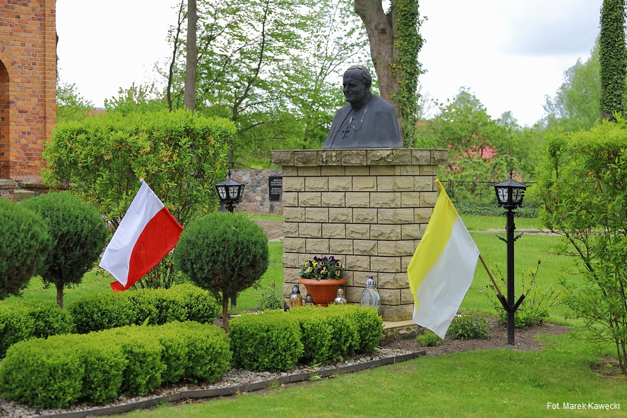 dygowo-popiersie-jan-pawel-ii-