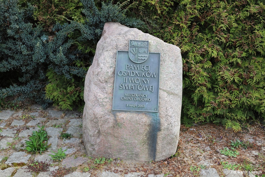głaz-pamieci-osadnikow-ii-ws-dygowo